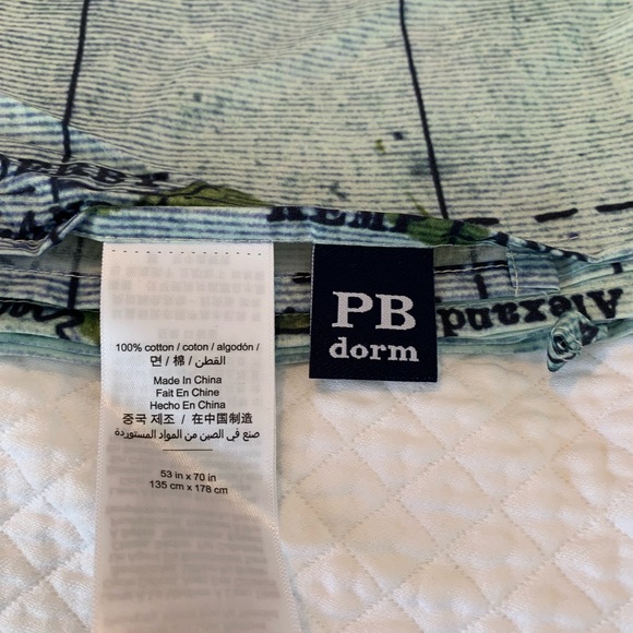 PB Teen Map Tapestry - Picture 2 of 5